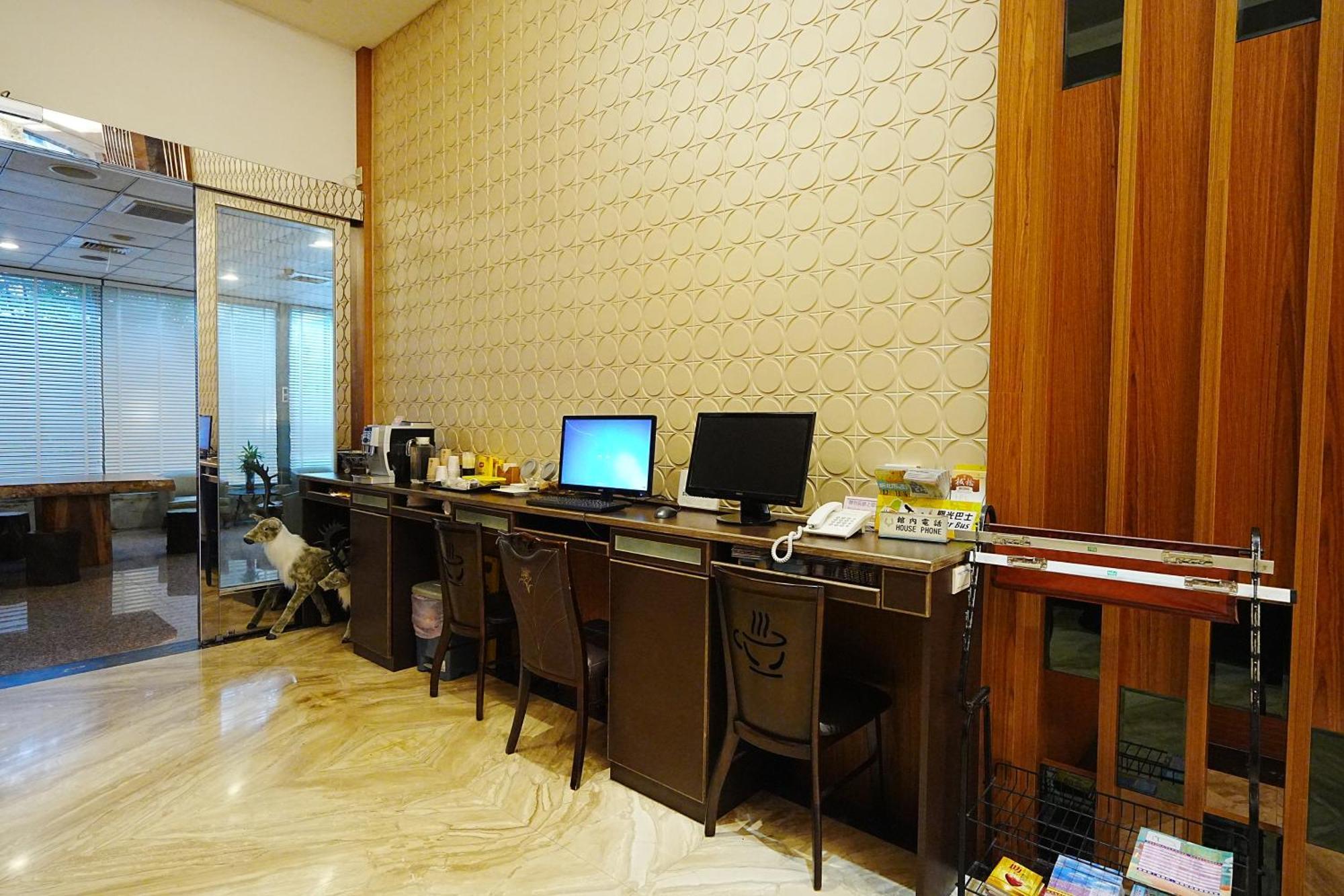 York Hotel Taipei Exterior photo