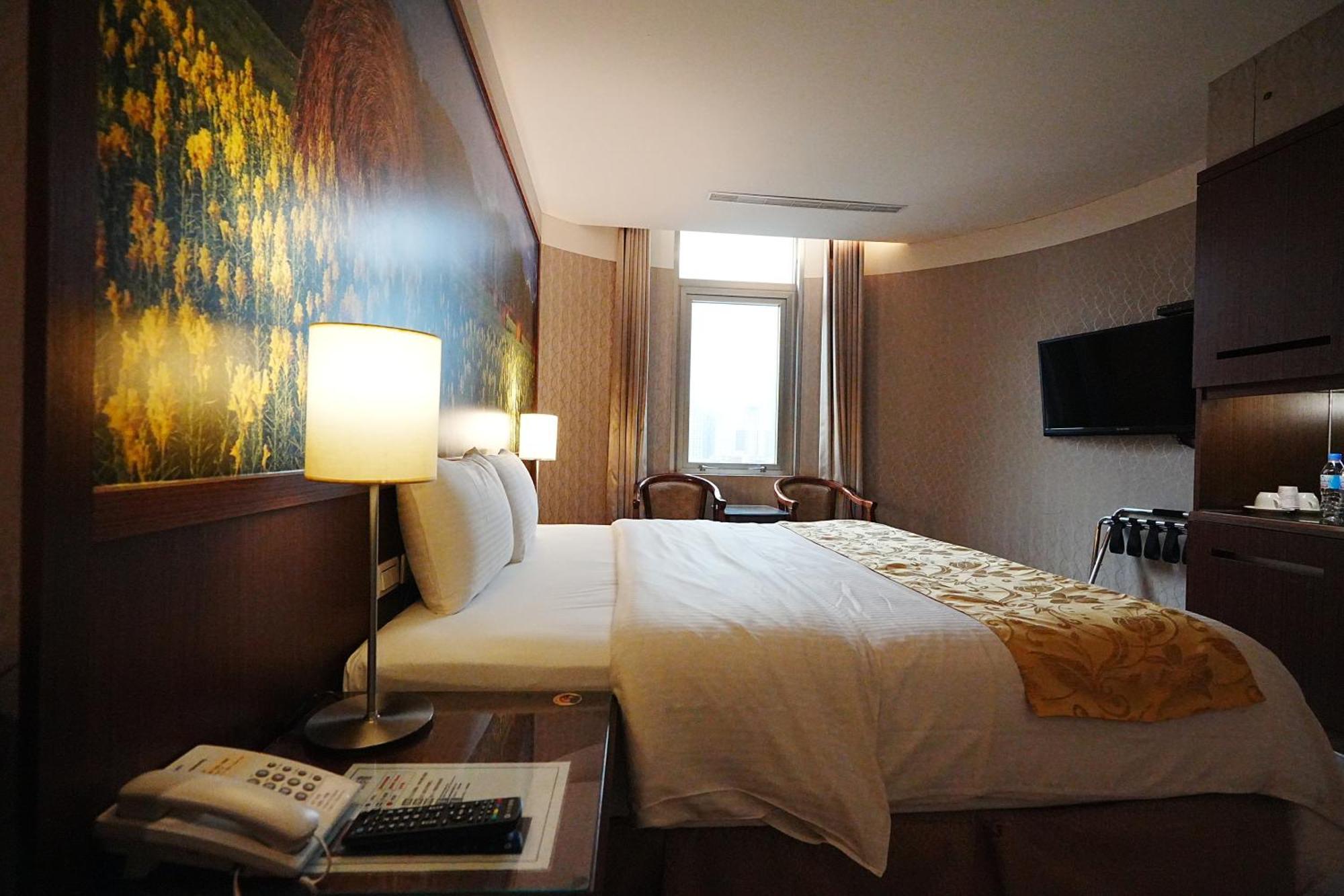 York Hotel Taipei Exterior photo